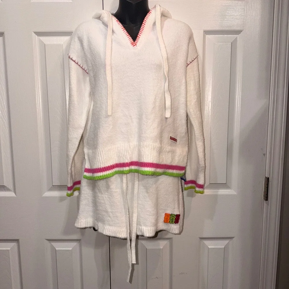 Haribo Gummy Bear Knit Lounge Set White Hooded Sweater and Shorts Kids Small‎